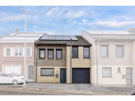 instapklare woning met garage en tuin