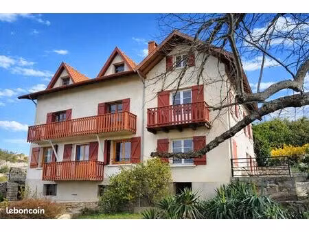 maison 13 pièces 251 m²