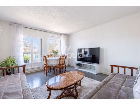 appart 4 pieces avec cave et parking