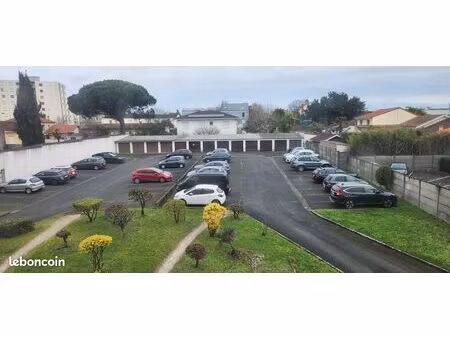 parking proche chu pellegrin