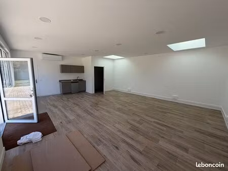 local professionnel - plein pied & stationnement - idéal profession libérale