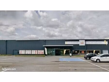 local commercial 660 m²