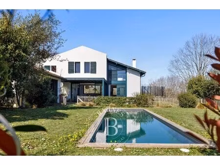 arbonne  maison de 240 m² avec piscine