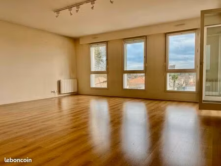 agréable appartement terrasse ascenseur garage bordeaux caudéran