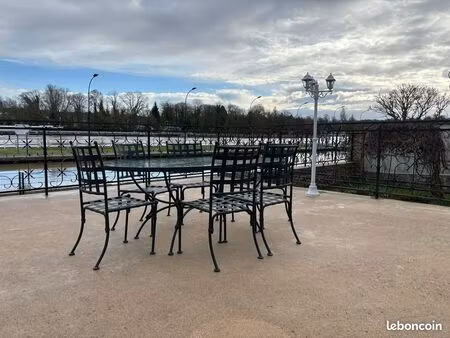 appartement en rez-de-jardin avec dépendances