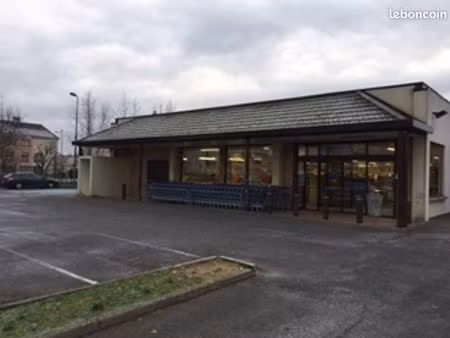 local commercial / activité – 921 m² – chaumont