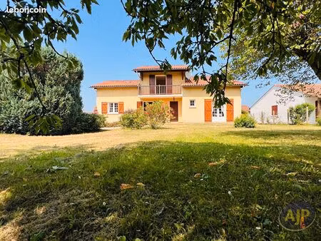 maison 6 pièces 196 m²