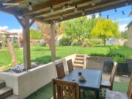 maison t5 avec jardin et dépendances