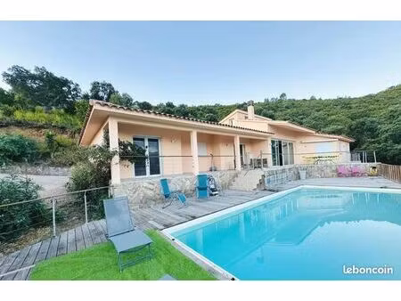 villa 6 pièces 204 m²