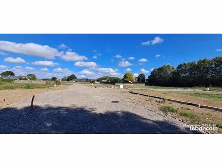 terrain 780 m² laloubere
