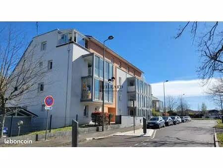 parking/box 15 m² pau