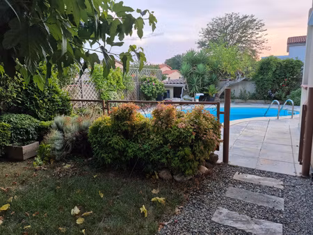 exclusivité : maison de plain-pied de 106m2 avec jardin  piscine et garage
