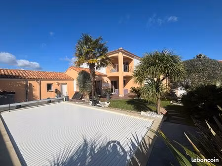 maison contemporaine 9 pièces 202m²