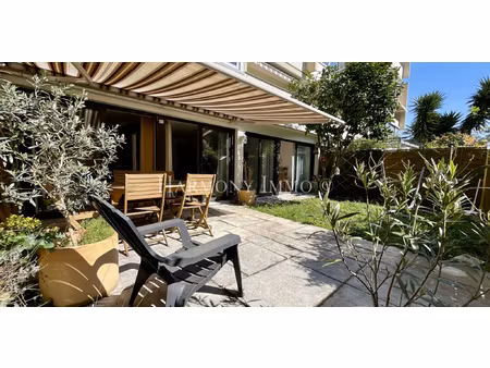 bayonne  appartement avec jardin  parking  cave.