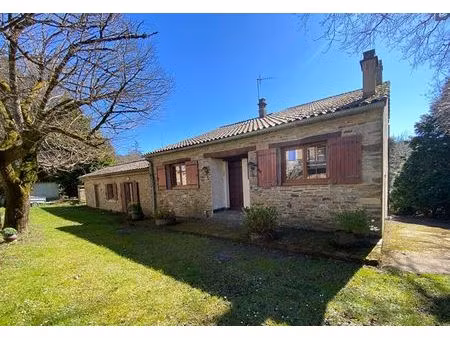 ensemble de 2 maisons de campagne avec dépendances sur 4869 m²