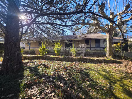 villa 130m² sur 700m² de terrain plein centre de greoux les bains.