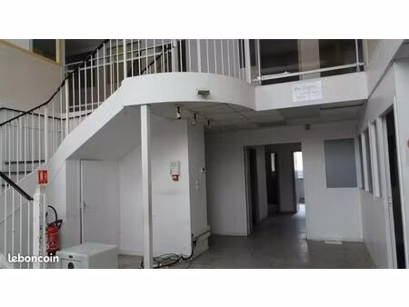 local commercial 300 m²