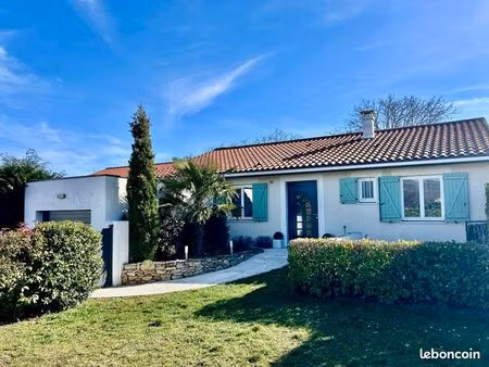 maison plain-pied - 130m - 5 chambres - piscine et garage