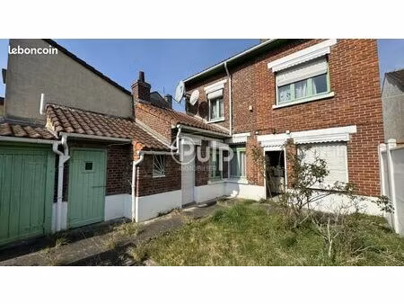 maison de ville 8 pièces 100 m²