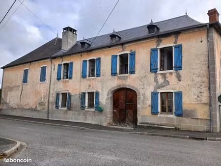 maison 4 pièces avec 2 granges