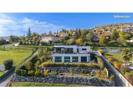 maison contemporaine avec vue imprenable – veyre-monton (63960)