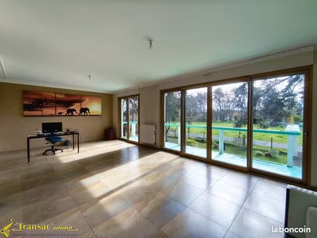 villa 9 pièces 244 m²