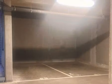 location grande place stationnement couverte et sécurisée