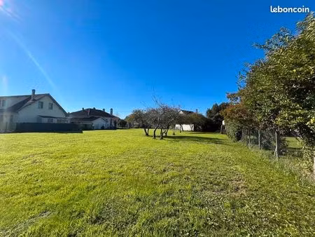 terrain 700 m² lescar