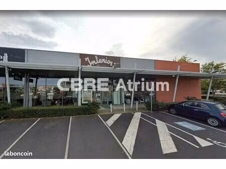 local commercial 678 m² aubiere