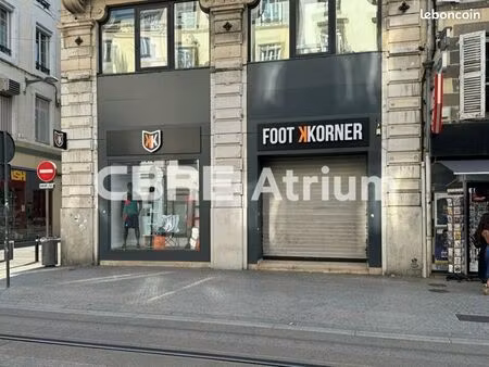 local commercial 208 m² clermont ferrand