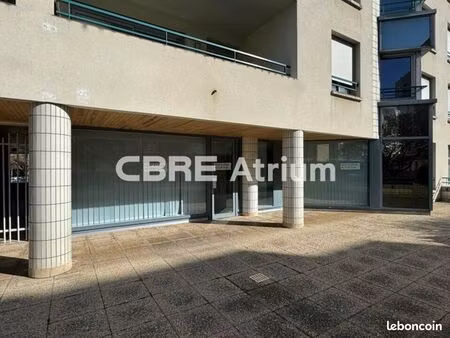 local commercial 67 m² clermont ferrand