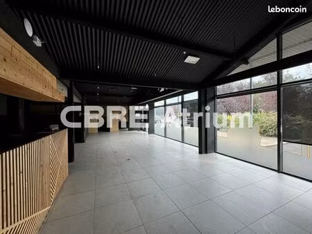 local commercial 385 m² clermont-ferrand