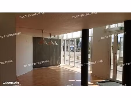 local commercial 165 m²
