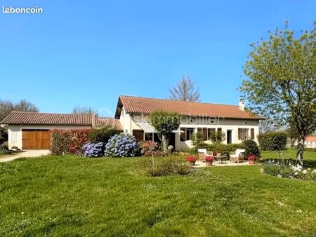propriété 6 pièces 150 m²