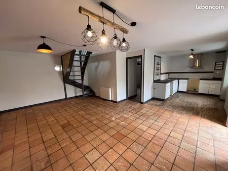 maison  90m² au sol  3 chambres  2 sdb