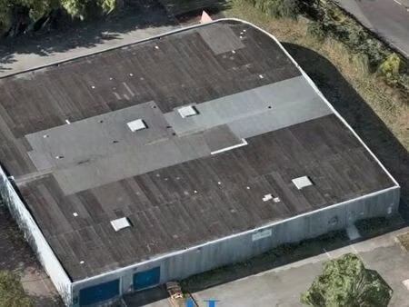 local bureaux 1 200 m²