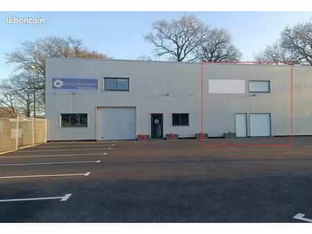 local commercial 95m2 à louer