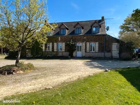 une petite ferme équestre