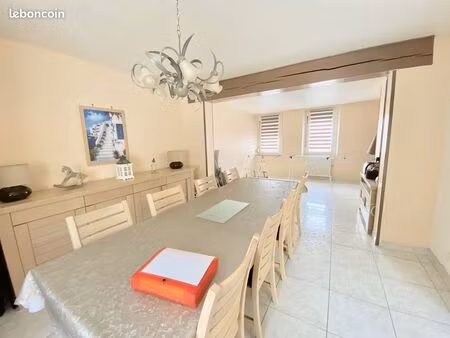 maison de ville 12 pièces 225 m²