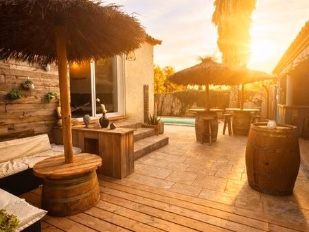 maison familiale 147m2 - 5 pièces avec cuisine d'été et piscine – à saisir