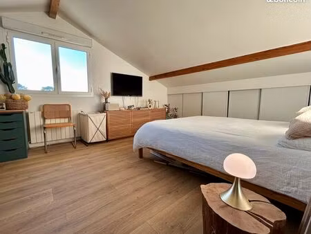 appartement duplex t3 mansardé - 101 m² de surface au sol / 64 m² loi carrez - bidart