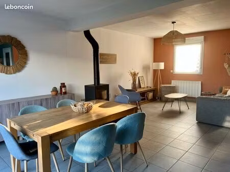 maison semi-individuelle récente – 3 chambres – 91 m² – parcelle 400 m² – sans travaux