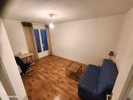 appartement f1 rénové meublé avec stationnement privatif