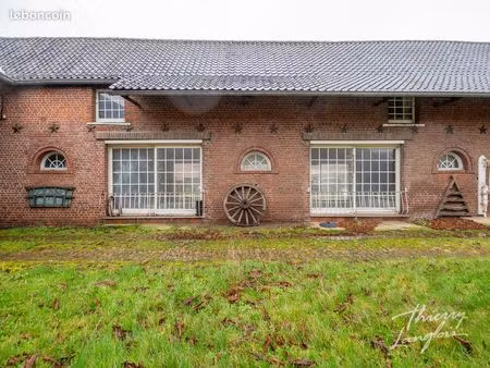 maison 2 pièces 213 m²