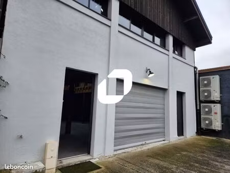 local d'activité 240 m²