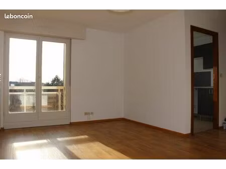 1 pièce 25 m2 avec balcon sans vis à vis