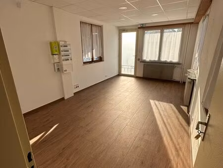 location bureau avec réserve de 28m²