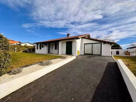 maison rénovée 115 m² – 4 chambres – beau jardin et terrasse