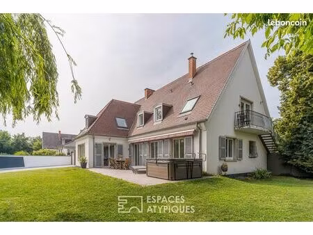 propriété 6 pièces 222 m²