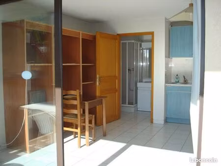 studio 1 pièce 26 m²